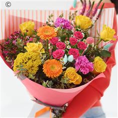 Summer Trending Luxury Bouquet with Yellow Roses