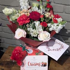 Strawberries &amp; Cream Gift Set with Large Card